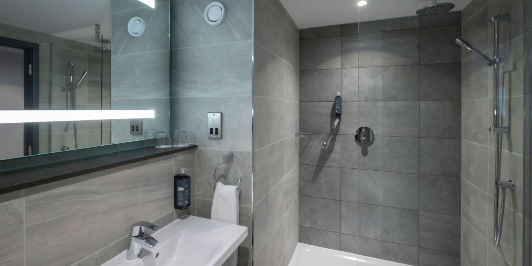 Maldron Hotel Brighton City Centre Bagian luar foto
